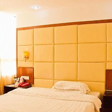 גואנגג'ואו City Star Chain Hotel מראה חיצוני תמונה